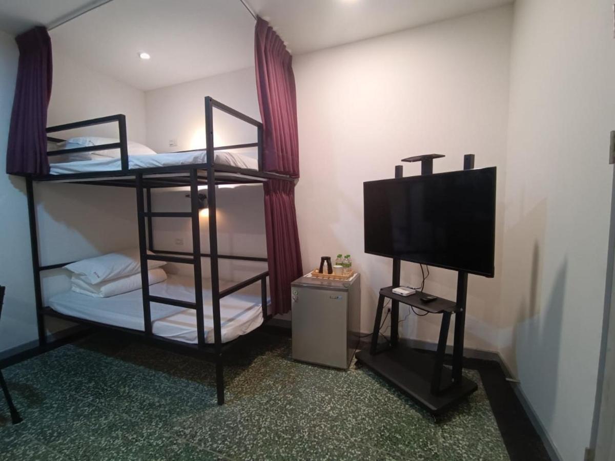 Swf淡水新五福旅館 Sinwufu Hotel Bagian luar foto