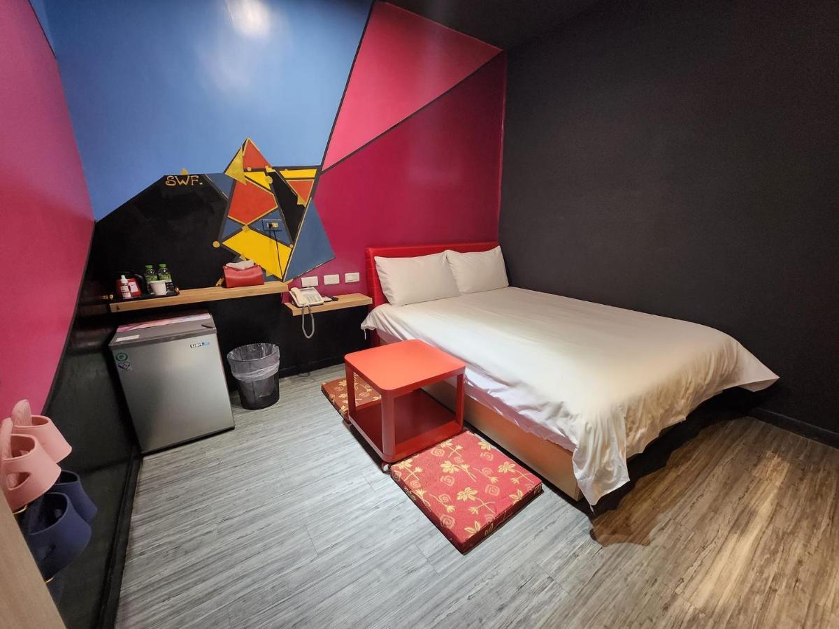 Swf淡水新五福旅館 Sinwufu Hotel Bagian luar foto