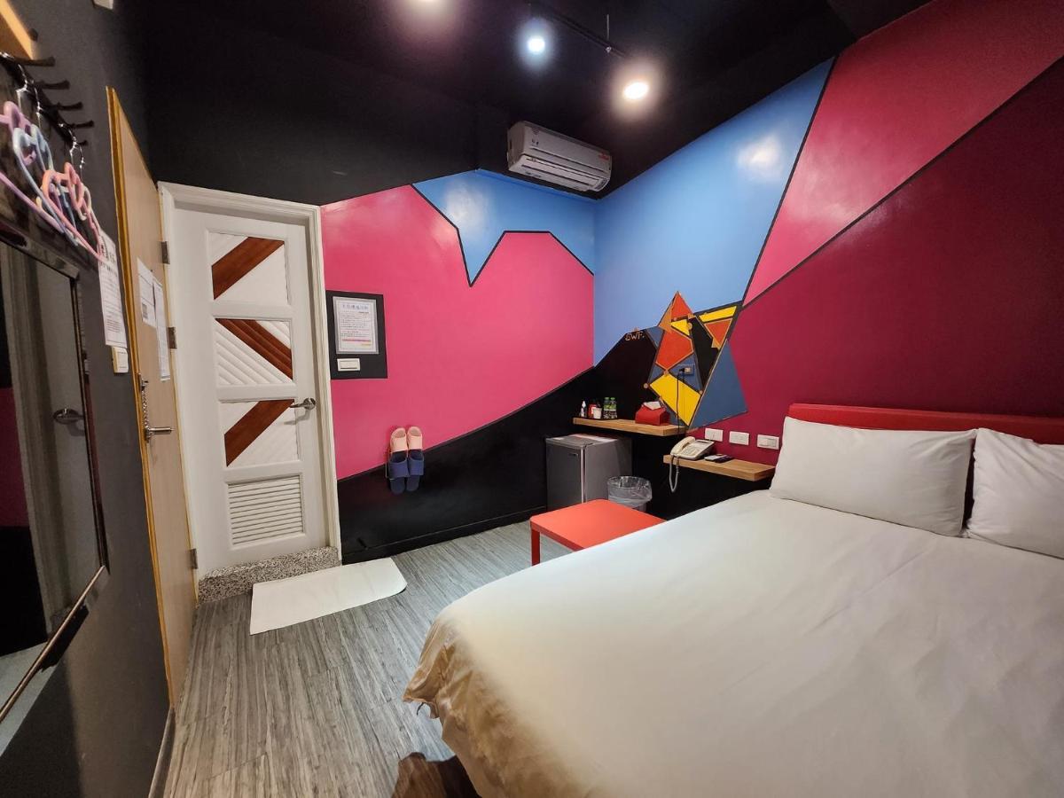 Swf淡水新五福旅館 Sinwufu Hotel Bagian luar foto