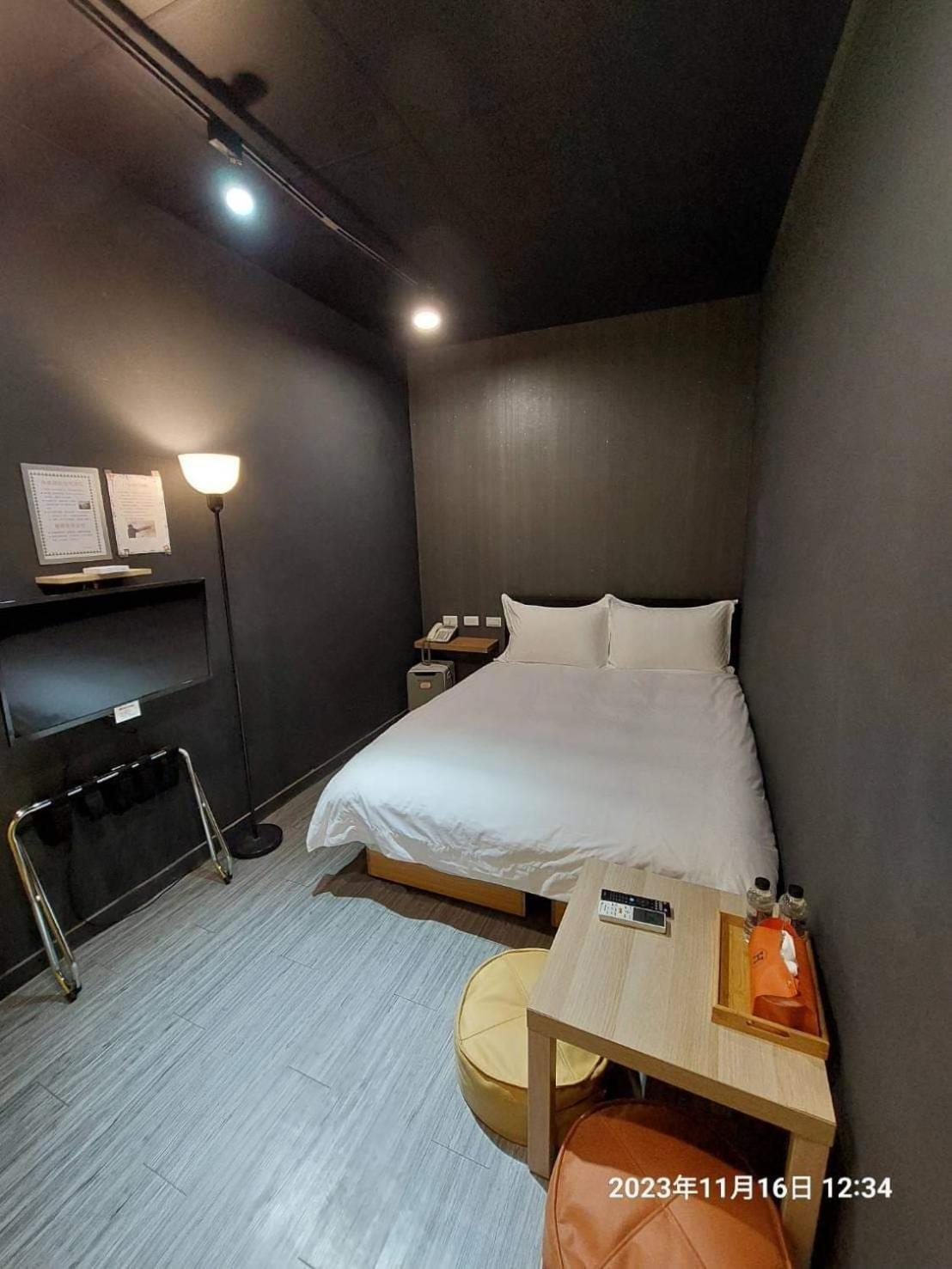 Swf淡水新五福旅館 Sinwufu Hotel Bagian luar foto